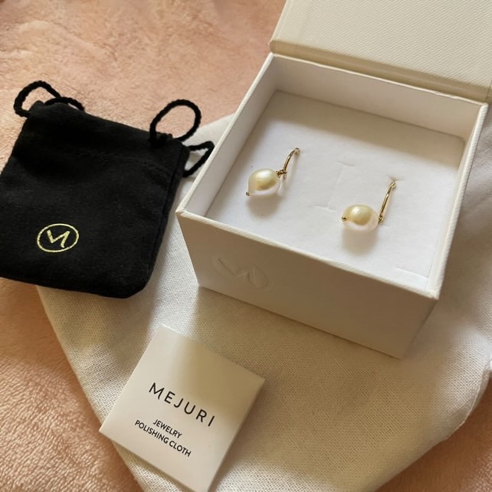 New Mejuri Golden Pearl Earrings